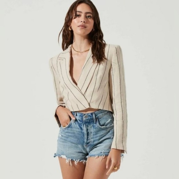 Astr Jackets & Blazers - ASTR - The Label Rozette Cropped Pinstripe Linen Jacket Size XS